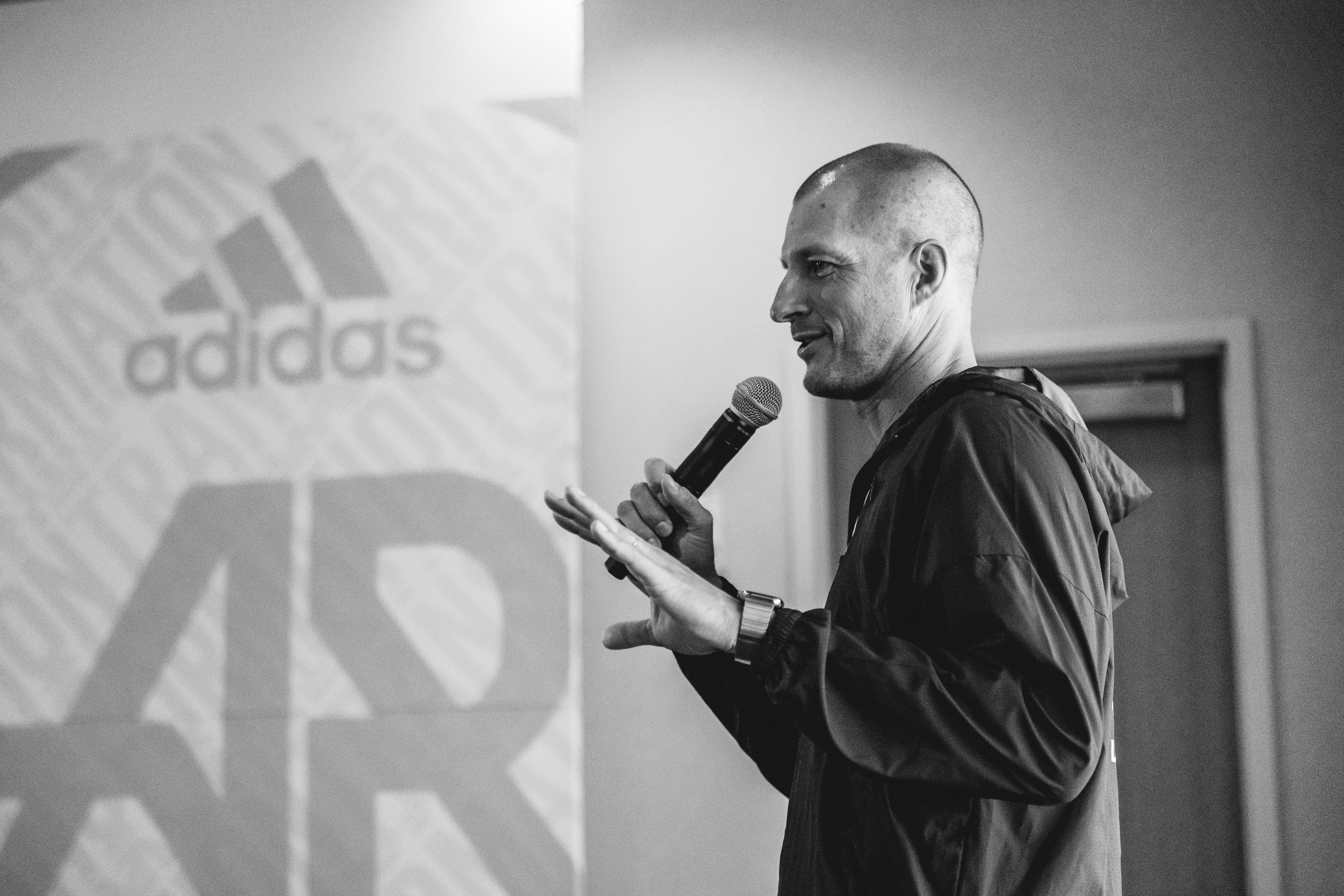 Christian Straka speaking on mindfulness-based mental performance for competitive tennis